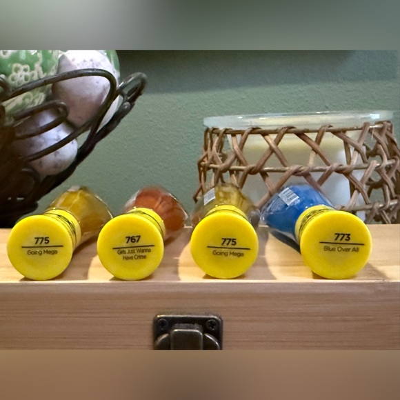 Nail Polish Lot - Nine New Bottles - Picture 5 of 17